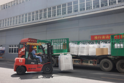 搶工期趕進(jìn)度 抓生產(chǎn)忙建設(shè)——贛縣區(qū)掀起生產(chǎn)、建設(shè)熱潮，道路貨物運(yùn)輸高效暢通